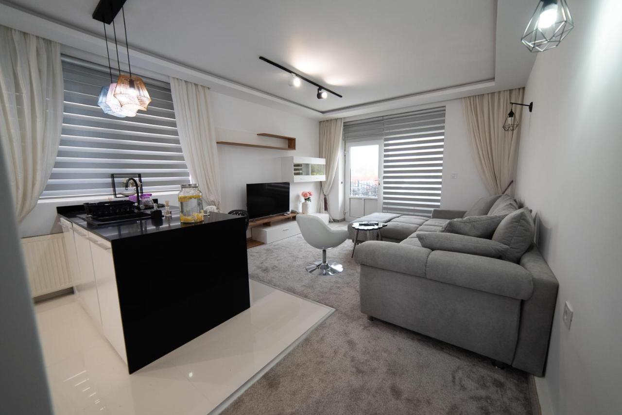 JelenaR Apartment Novi Sad Bagian luar foto