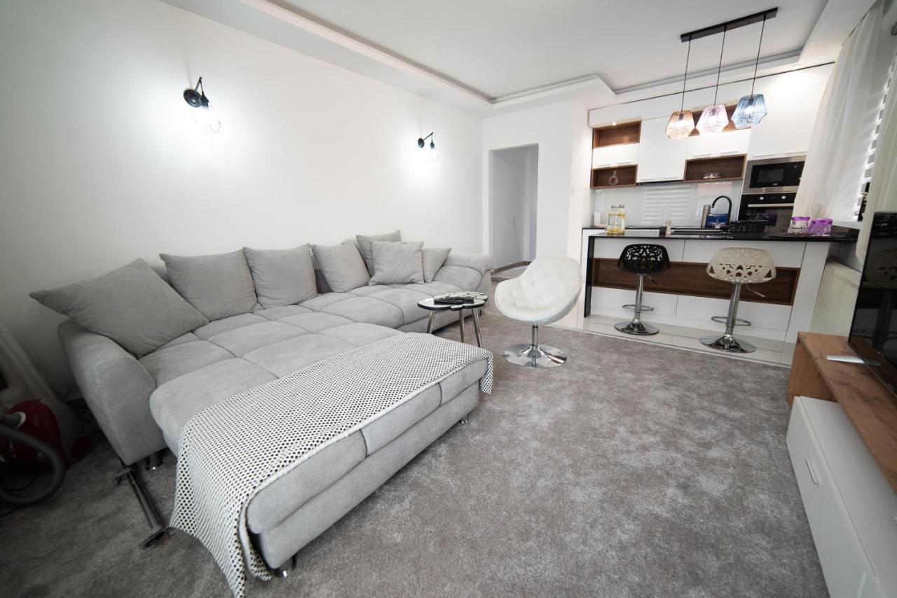JelenaR Apartment Novi Sad Bagian luar foto