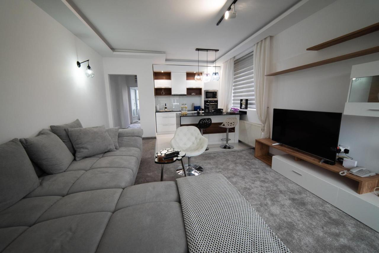 JelenaR Apartment Novi Sad Bagian luar foto
